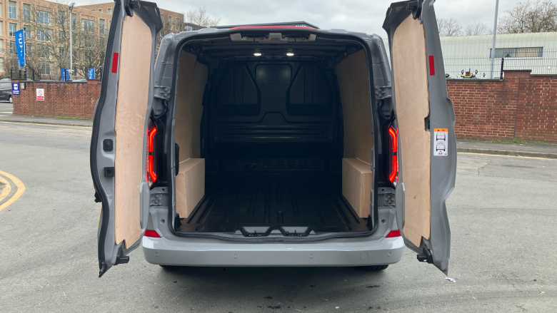 Ford Transit Custom E-320 L1 Rwd 100kW 65kWh H1 Van Limited Auto